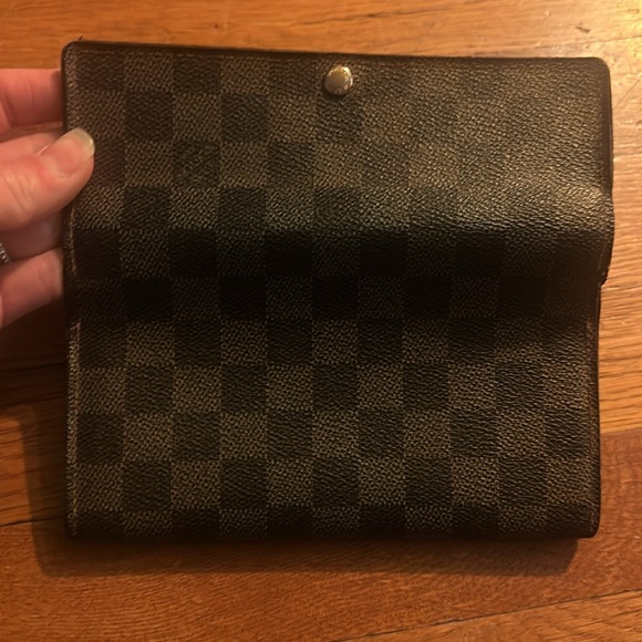 Authentic Louis Vuitton Damier Portefeuille Sarah Wallet - Picture 14 of 17